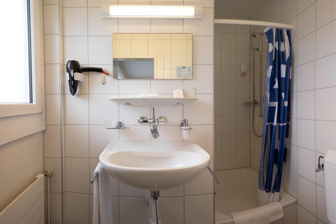Hotel Baeren Niederscherli Buitenkant foto