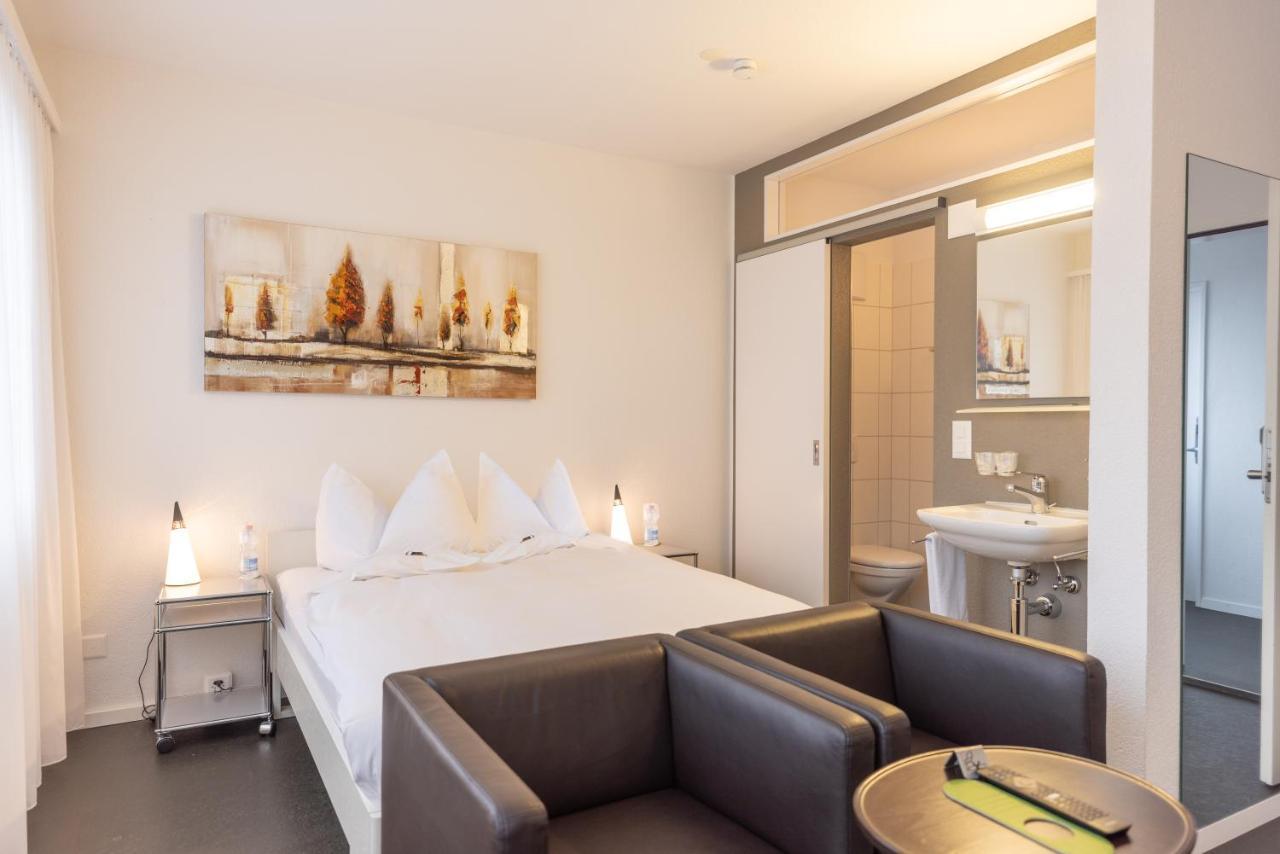 Hotel Baeren Niederscherli Buitenkant foto